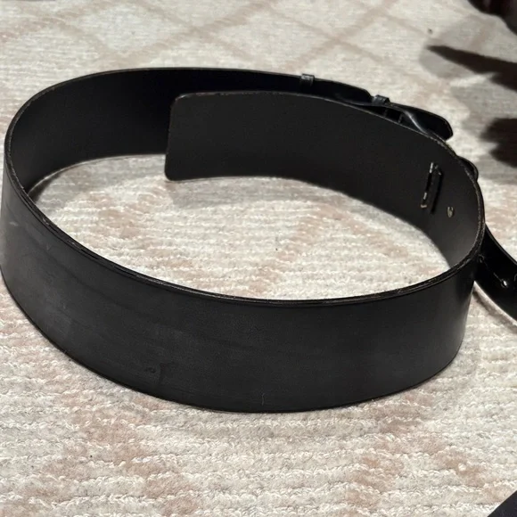 Ralph Lauren Black Leather Belt with Gold Buckles - Picture 5 of 5
